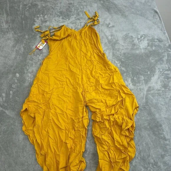 Vince Camuto Womens Yellow Ruffle Hem Jumpsuit S 100% Rayon NWT 6136 - Picture 2 of 8